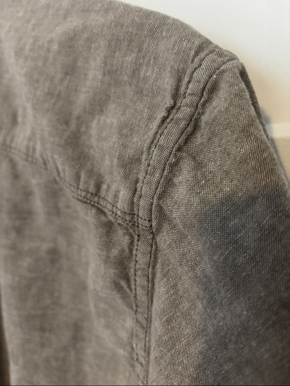 Eddie Bauer Men's Short-Sleeve Button-Down Shirt in Taupe Gray - Picture 5 of 5